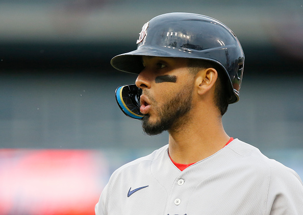 Red Sox lose infielder Jonathan Araúz on waivers to Orioles